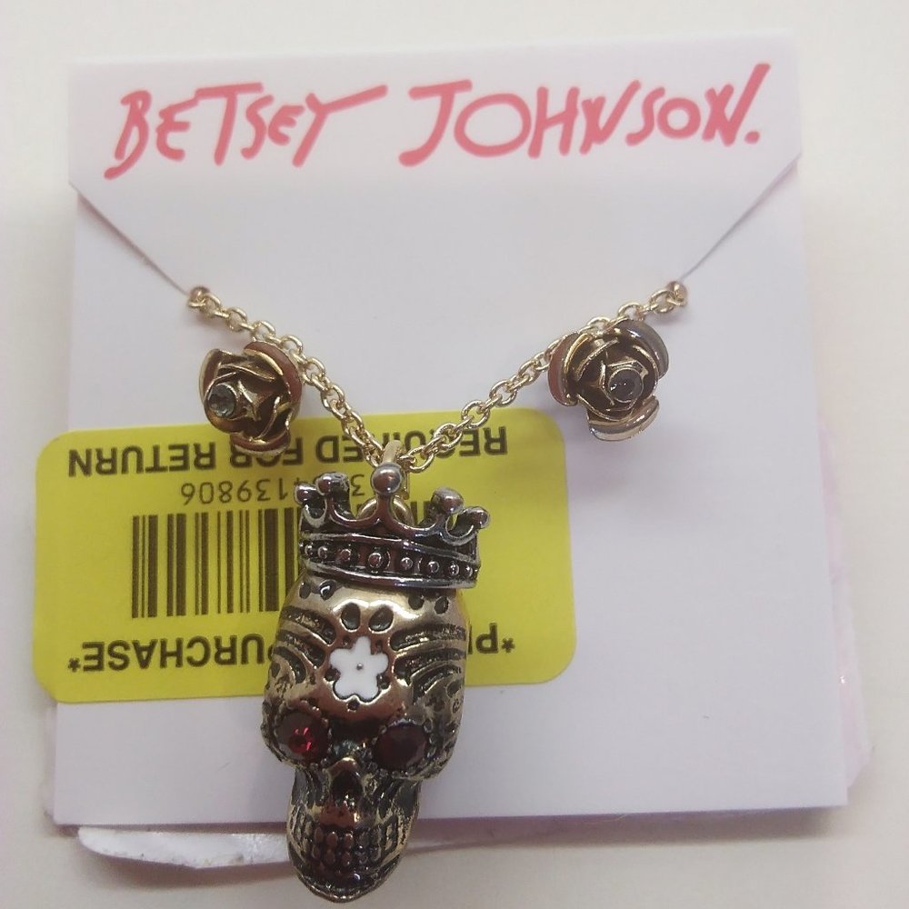 Betsey Johnson New Skull Neck. and ER